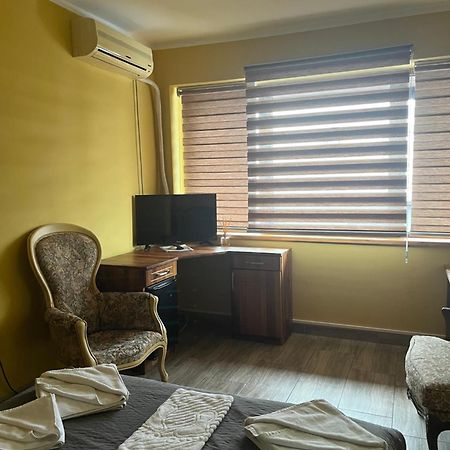Hotel "Vir" Velika Plana Extérieur photo