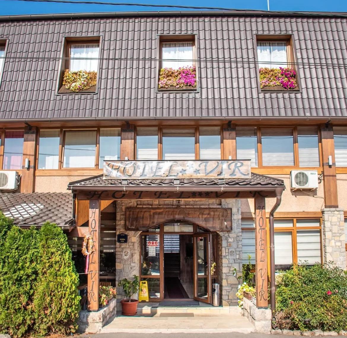 Hotel "Vir" Velika Plana Extérieur photo