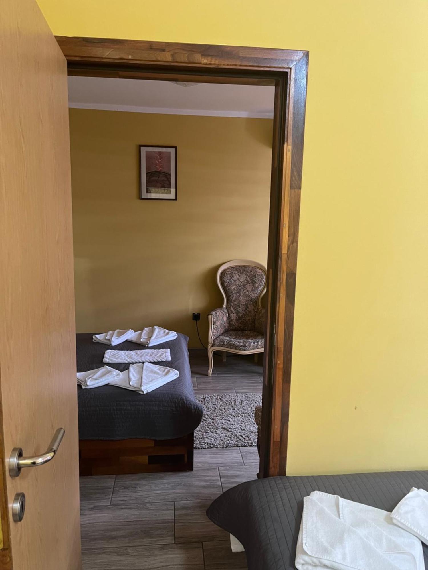 Hotel "Vir" Velika Plana Extérieur photo