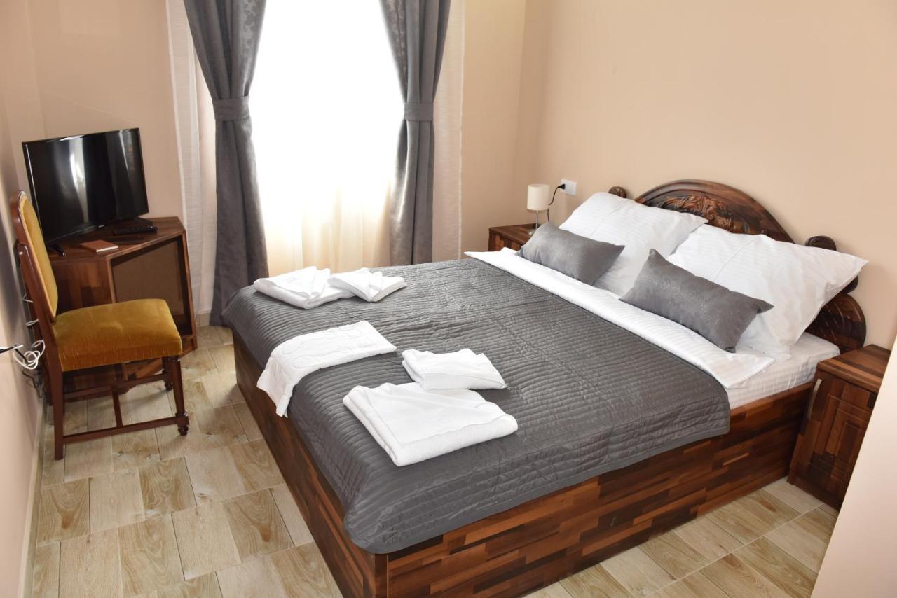 Hotel "Vir" Velika Plana Extérieur photo
