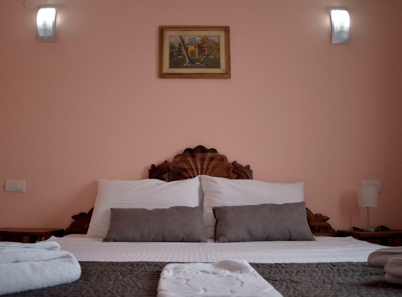 Hotel "Vir" Velika Plana Extérieur photo