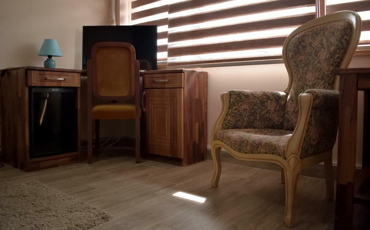 Hotel "Vir" Velika Plana Extérieur photo